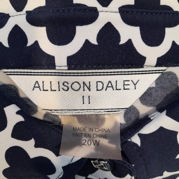 Allison Daley Navy Button Up - Picture 3 of 3